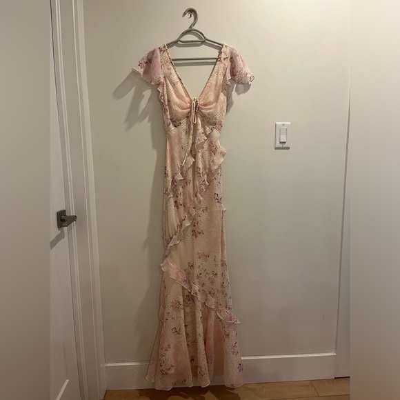 Beautiful ethereal full length dress - Picture 3 of 5